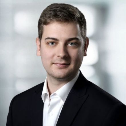 Portrait Gregory Adam